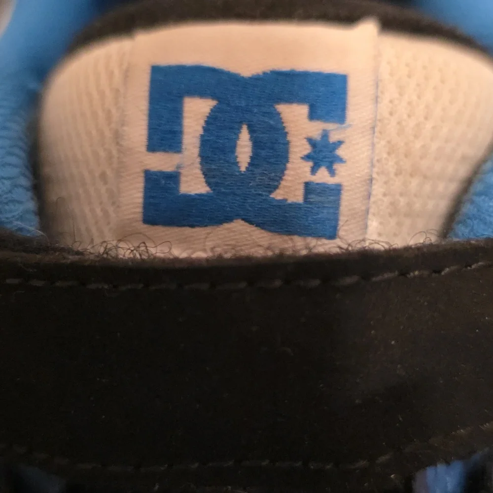 DC Shoes Manteca 4 V Low-top Kids' Sneakers in Black, Blue, and White Size 6 - Picture 2 of 14